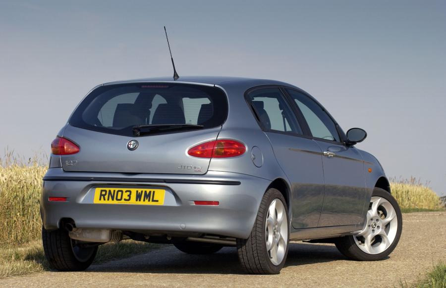  Alfa Romeo 147 5-Door (937B) 2001 года  (UK) (фото 7 из 12)